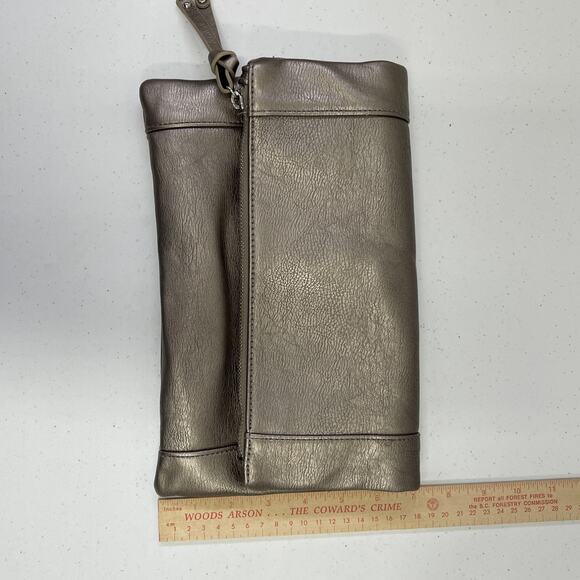 Women’s Cato Metallic Bronze Magnetic Fold Clutch/Purse With Zippered Closure. - Picture 9 of 9
